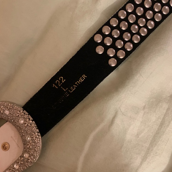 Like new white with Crystal stones size Large Buckle cowgirl like style belt. - Picture 2 of 4